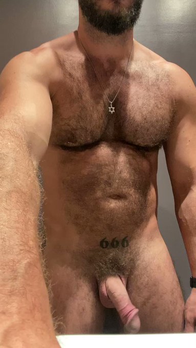 JUEVES ?? https://t.co/YomXen496H