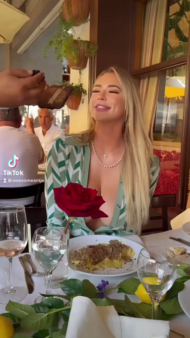 Truffle Showers ?? #birthdaygirl 
TikTok?? AwesomeAntje https://t.co/pI8h2NKS8A
