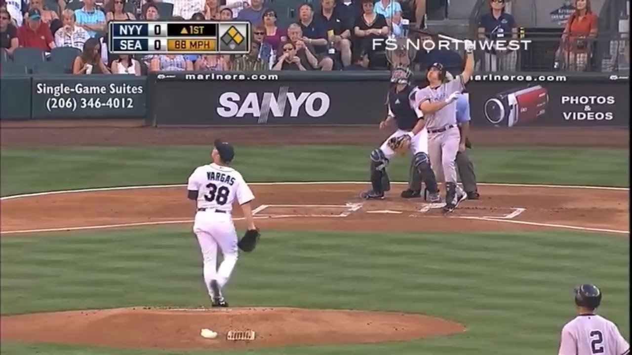 Jomboy Media on Twitter "The Mariners brought viral sensation “Ichiro girl” to throw out the