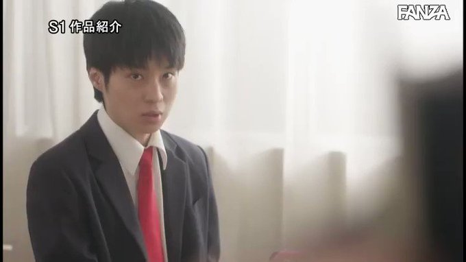 僕の性癖にドストライクなスレンダー美人教師 艶やかな黒パン… 星宮一花 https://t.co/M705d7OzJD