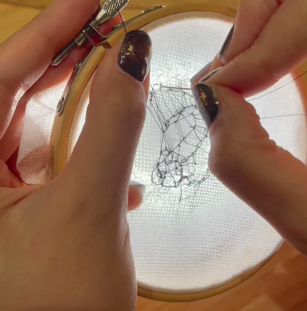 怖いテレビを見てオバケがいないか不安な時の画期的な対処法「自分から探しに行く」 Togetter [トゥギャッター]