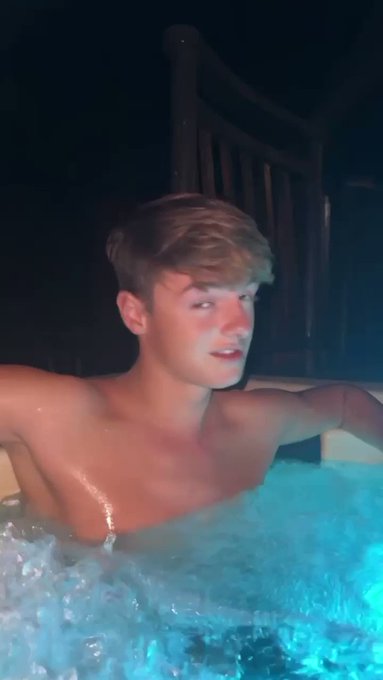 Check my best stuff ? if you wanna see him in full length ??
.
https://t.co/Br39SCRMSc
.
.
#love #gay