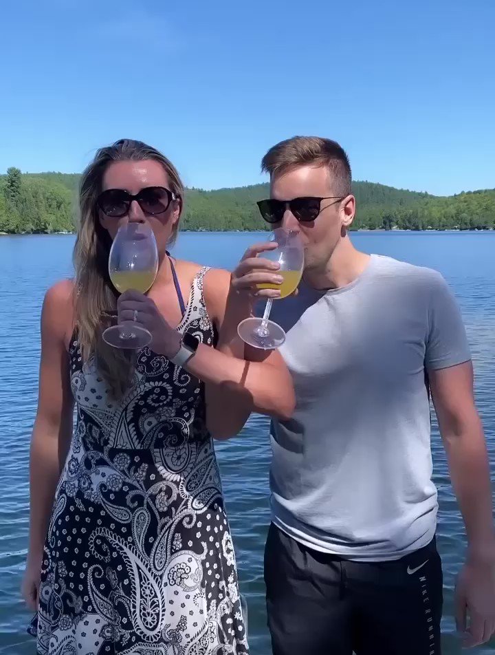 Emma Miskew on Twitter "What are you sippin’ this weekend? ☀️🍹🌊 weekenddrinks weekendcheers