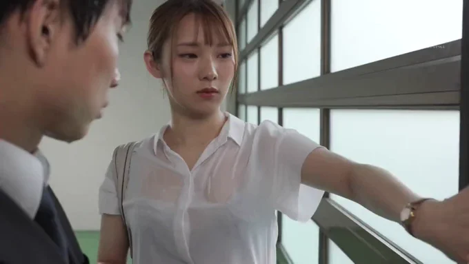 はやのうた Gカップは服がはち切れそうな程のタイト衣装で際立つ柔らか美形パイ！「そんなに誘うパツパツ巨乳なのが悪い！」我慢できず着衣のままで。。