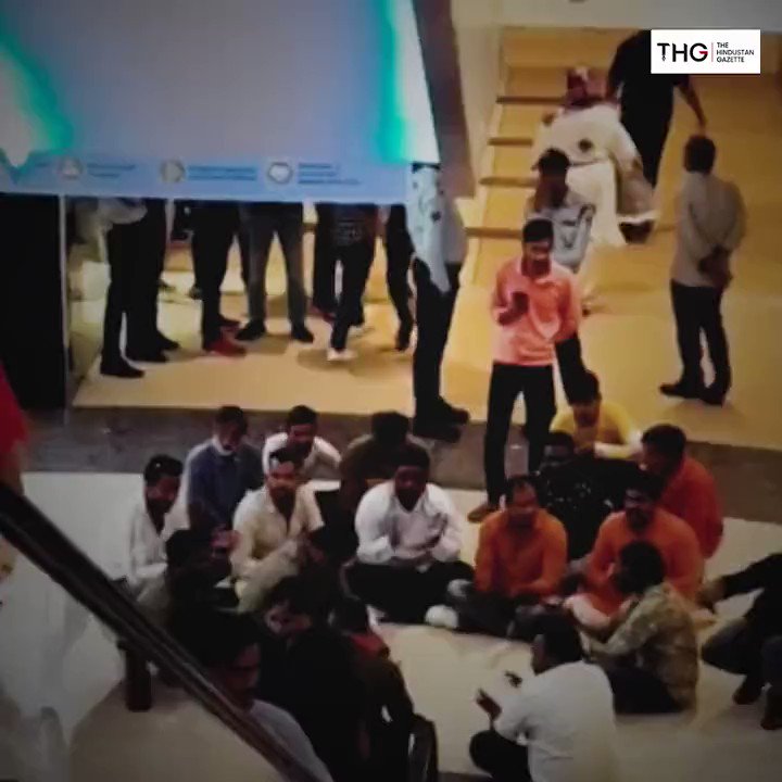 HindutvaWatch on Twitter: "Location: Bhopal,Madhya Pradesh. Far Right Hindu  extremists created ruckus and protested inside DB Mall because Muslim staff  of mall prayed Salah inside a corner staff room in Mall. Right