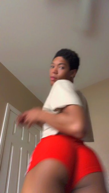 TWINK🍑💦THICK https://t.co/JZpaksQThp<a href="/tag/retweet"class="tags"><span>#retweet</span></a>