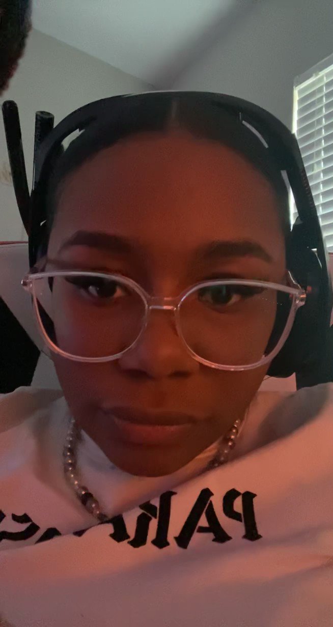 Limit Carry on Twitter "NEW GLASSES🤭 https//t.co/o5BuBSuGB5" / Twitter