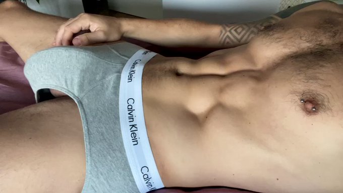 Planned to go to the gym but I’d rather stay in bed and jerk off ? https://t.co/vilmSKjg7t