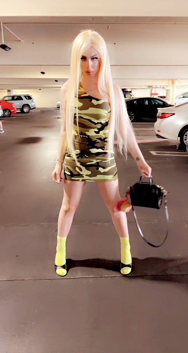 Queen_Ivory on Twitter