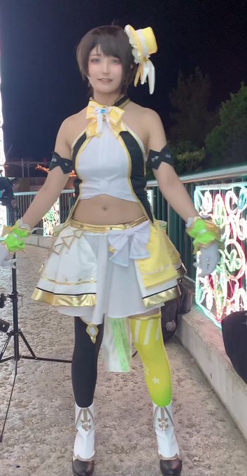 コスプレイヤー夜霧よみのTwitter動画3