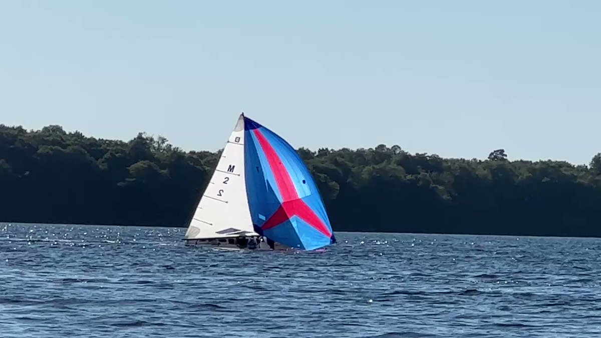 I'm lucky to be guest on someone's boat on Lake Minnetonka this lovely summer evening and this beautiful spinnaker passed by.
Perfect weather!
#Minnesota 
#Top10WxDay 
#10000Lakes https://t.co/uCbXcchrI2