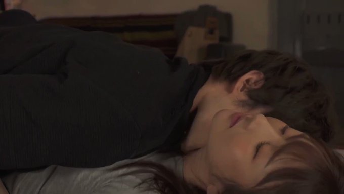 彼が風邪で寝込んじゃった。
弱りっぷりがなんだか意外で可愛くてしかたない。

風邪が治りいつものように威張る彼をちょっといじめたくなってしまって・・・

おねだりの仕方を覚えるまでは、手加減をやめません！！！ https://t.co/JPRYXaomPU