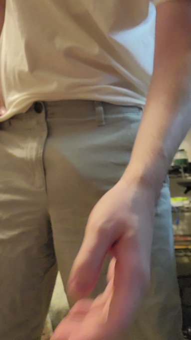 What are you looking at?

#nsfwtwt #nsfw #onlyfans #straight #bisexual #bi #gay #twink #bwc #uncut #soft