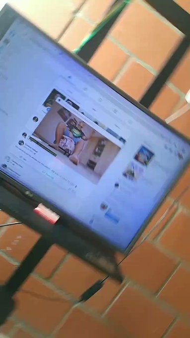 ONLINE! Worship and serve ?

https://t.co/kWOUipRrRT
#master #feet #findom  #chaturbate 
@chaturbate