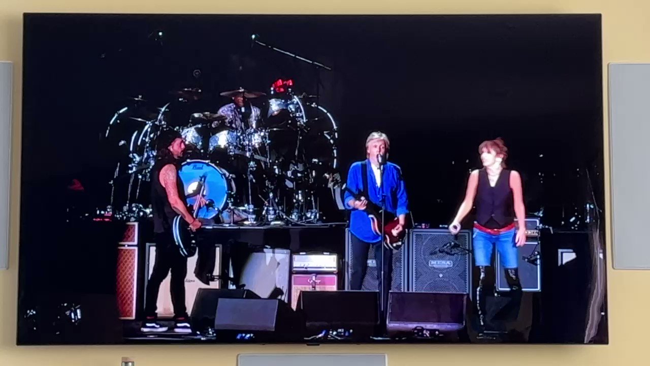 Giuseppe Mercadante on Twitter: "Sir Paul McCartney on stage with Dave
