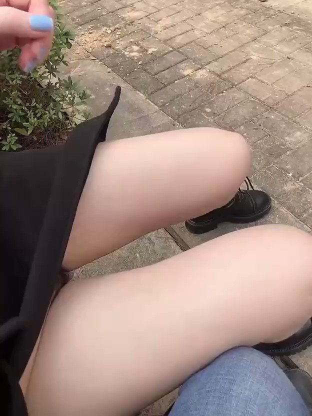 길거리  벤치에서 만져주니 싸버리는 여자 [야동주유소 한국야동 인기야동 최신야동 야동주유소.com 국내야동] - 야동주유소