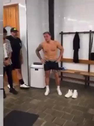 Nicolás on Twitter: "Mora despidiéndose https://t.co/VgUCi3uM2y" / Twitter