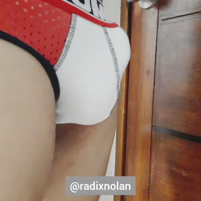 Libog na naman ako ngayong umaga so mag-unboxing at debriefing muna tayo ng burat with my silicone cockring