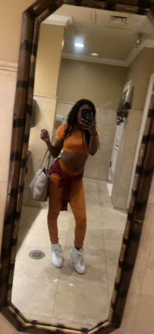 😎 https://t.co/0ed4YX9Qe6<a href="/tag/onlyfans"class="tags"><span>#onlyfans</span></a>