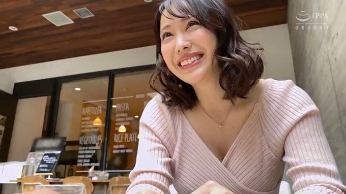 口が大きくて笑うと可愛い美容部員のセフレちゃん24歳から1年ぶりに連絡が来たので、久しぶりにめちゃくちゃにセックスする男性です。

こんな可愛くておっぱいも大きいセフレ、羨ましすぎます。 https://t.co/606CSf5pA8