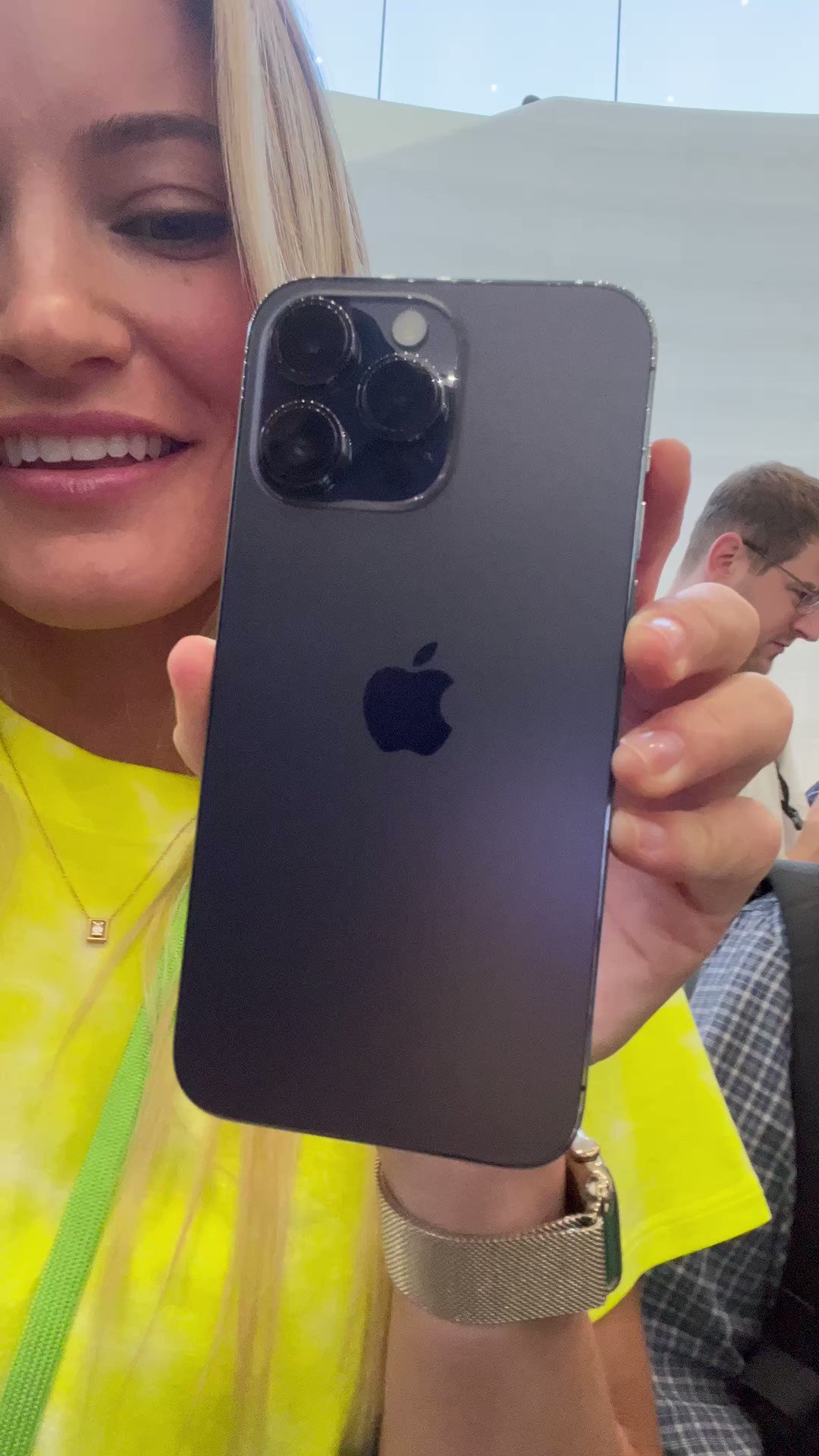 iJustine on Twitter: "Here’s the new iPhone 14 Pro Max in purple! #