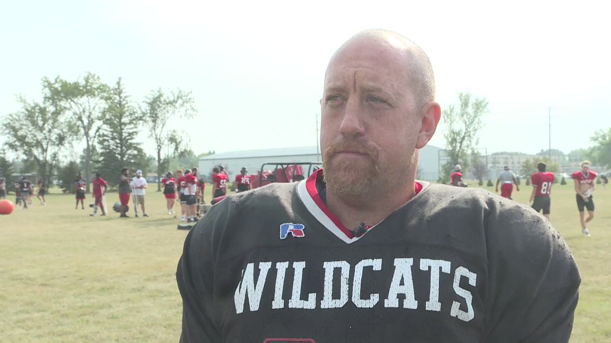 ‘I’m living life to the fullest’: 49-year-old man joins college football team
