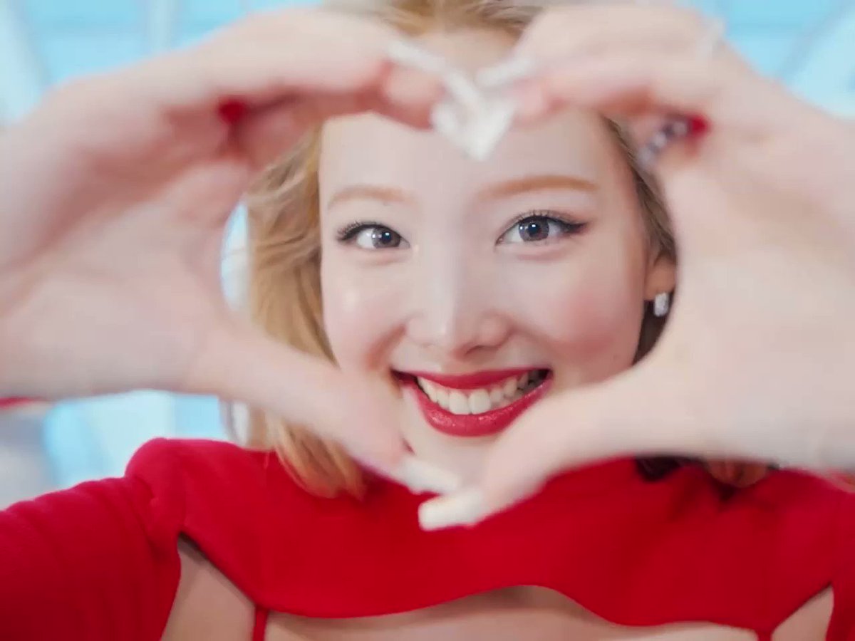 💗 on Twitter: "RT @iconiksongs: pop! by nayeon."