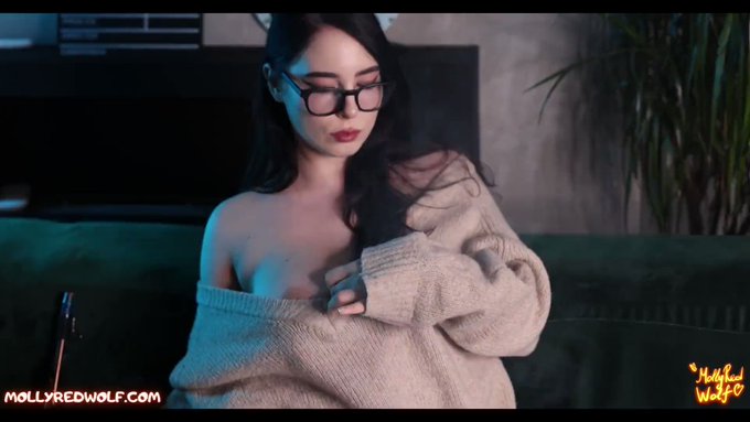 Girl in Glasses Smokes and Sucks Big Cock while I Cunnilingus her in 69 Position - MollyRedWolf https://t