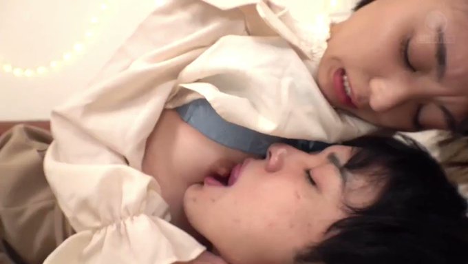 ちっぱいの幼馴染を異性とは意識してなくて。。
何の気なしに悪戯していたら感じている様子(＠_＠;)
そして二人は毎日ヤッテしまう深い仲になりましたww https://t.co/iLwWK0WOGw