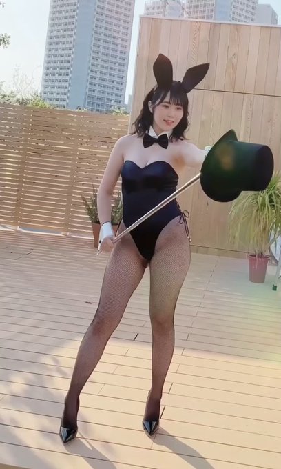 グラビアアイドル夜道雪のTwitterエロ動画2