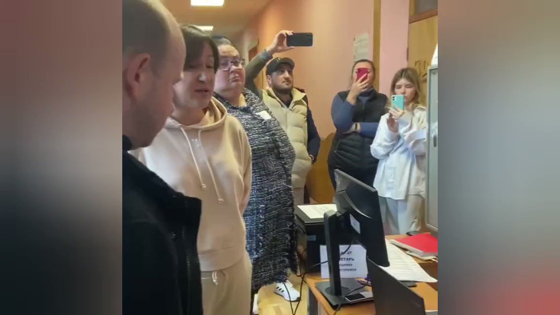 Соболь Любовь on Twitter: "«Выборы» в России проходят максимально ...