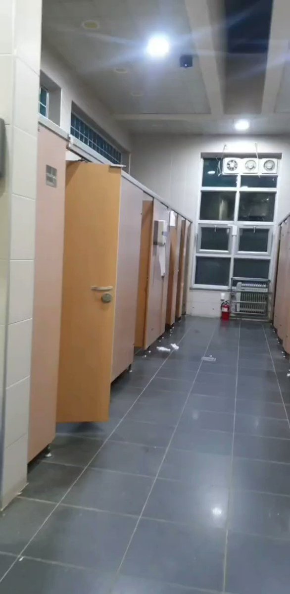 공중화장실에서 떡치다가 걸린 대학생 커플 [야동주유소 한국야동 인기야동 최신야동 야동주유소.com 국내야동] - 야동주유소