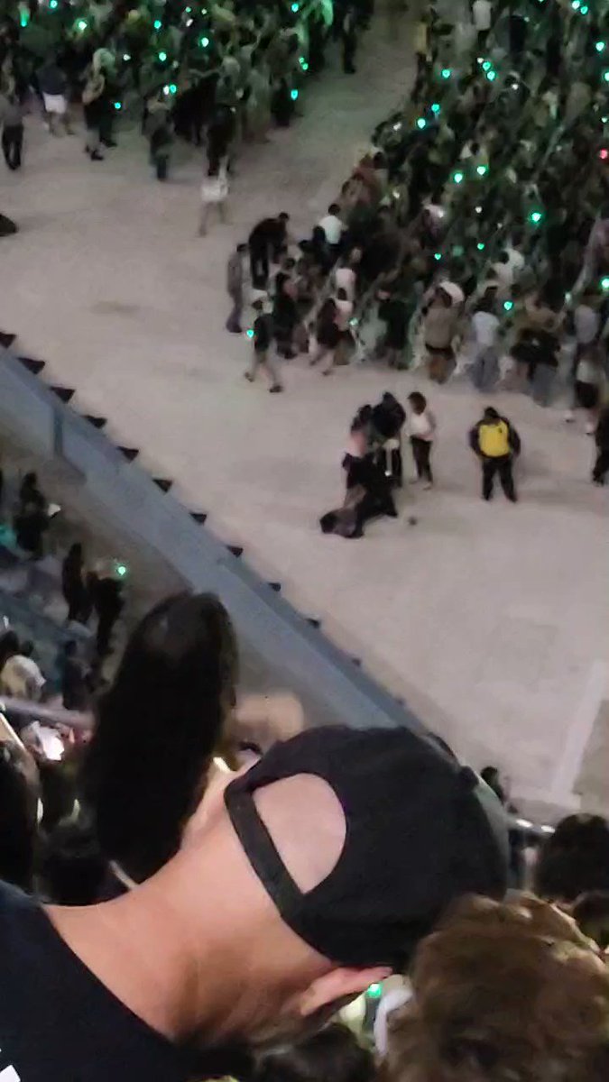 on-twitter-someone-getting-arrested-while-lady-gaga-performing