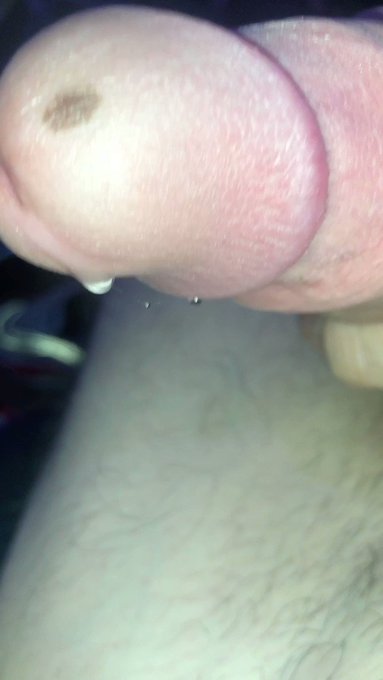 Dios m&iacute;o la tengo chorreandoooo😳😳 https://t.co/z1713F6ZcA