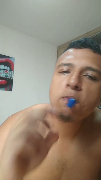 you see me and your wallet itches https://t.co/wqQ5qhAFRx