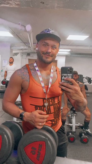 NOS VAMOS AL GYM ? Quien se apunta 

ARE WE GOING TO THE GYM? Who is in ? https://t.co/EKzUz1ZHCe