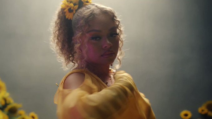 “Sunshine” for @vevo #LIFT out now!!! ☀️🌅🌻🌼🌞✨ https://t.co/q4IPLmwEYE