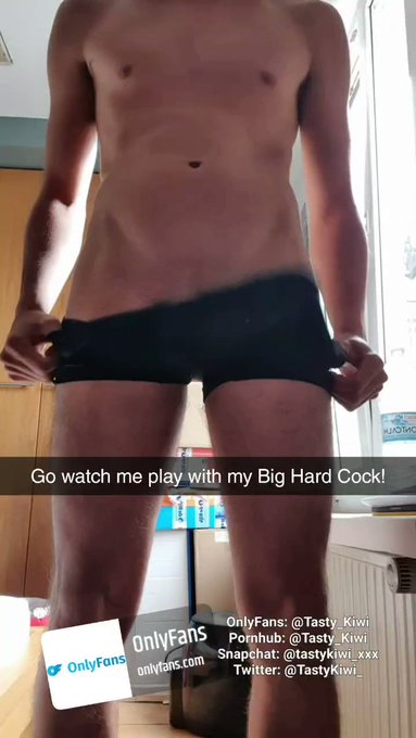 PLAY WITH MY COCK PLEASE! 🤤🤤💦 https://t.co/1zdLWhkn2D