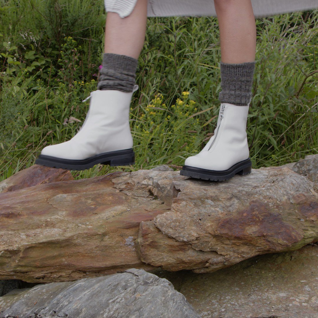 jones bootmaker closing down