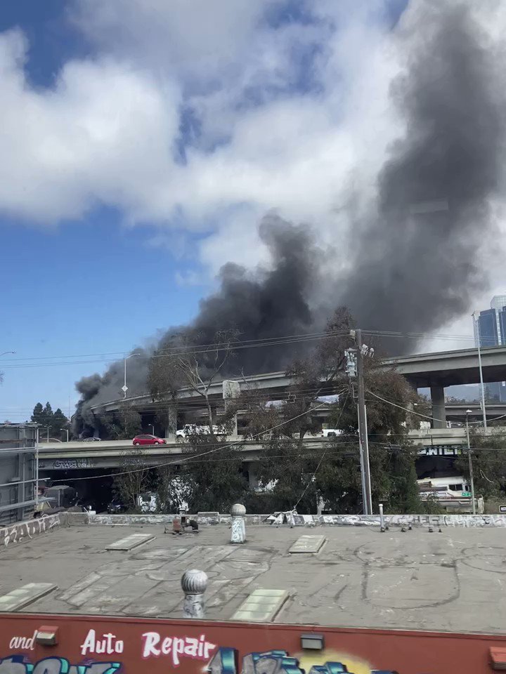 Rene on twitter if you re seeing the plumes of smoke in west oakland