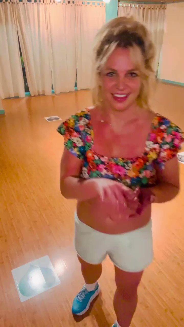 BritneyInsta On Twitter Ok I Tried Dancing In The Studio With Tennis 