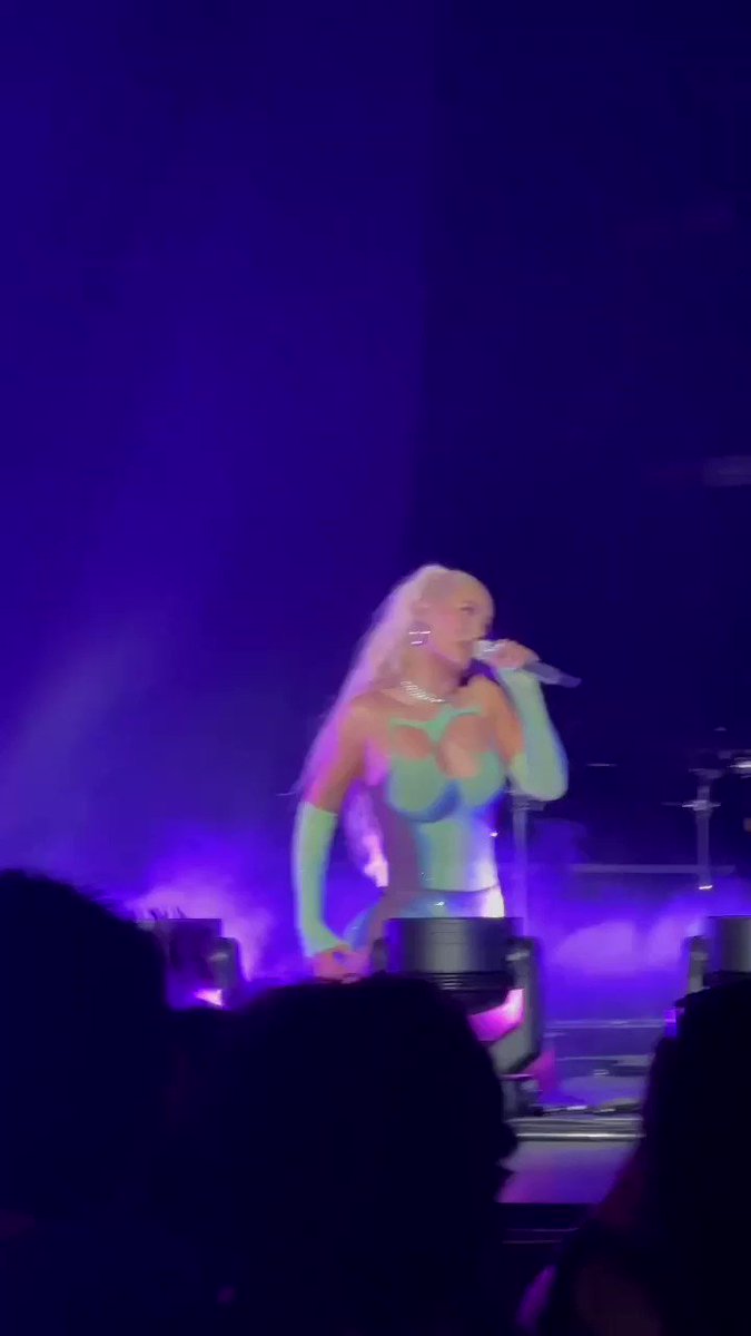 Iggy Azalea Costa Rica👠🇨🇷 on Twitter "Iggy tonight performing "Black