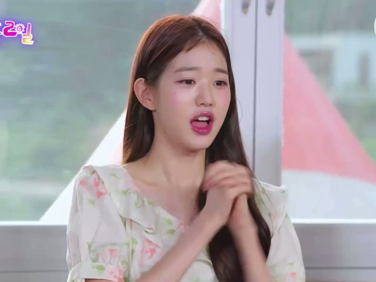 on-twitter-wonyoung-switching-back-to-her-deep-voice-to-warn-yujin