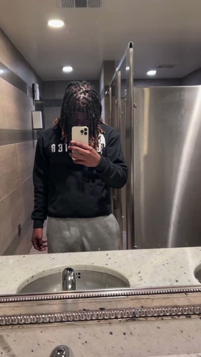 VONTHEJIT OF 7 on Twitter rub through my dreads"