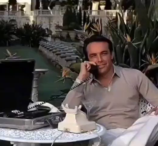 Frank Reynolds (The Warthog) (👍,👍) on Twitter: "Starbucks and Lululemon