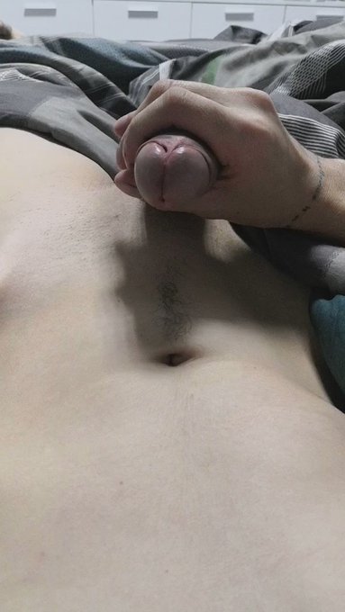 I'm always kinda horny ??
#horny #hornycock #erection #twink #bisexual #bicurious #gay #follow #retweet