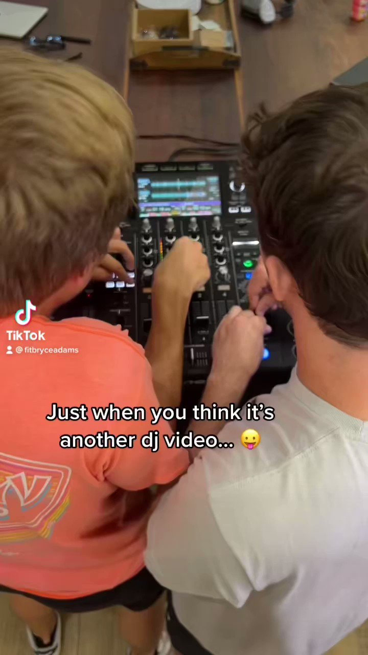 Bryce Adams 💋 on Twitter: "my first time being a DJ table 🎶😂 https://t ...