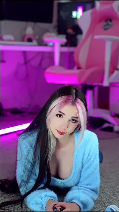 First vid with new set up yaysss ? https://t.co/uQdqhyRpg5