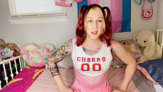 Happy femboy Friday!! 🥰🎀🥳
To celebrate here's a little roleplay clip from my newest forcedfem video,