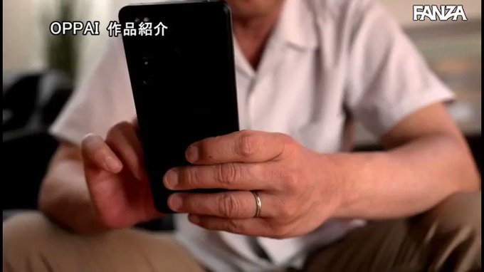 ⭐️【セール】⭐
    ～9月28日(水) 朝10:00 まで  200円～
️
呼べば性欲処理しに来てくれる巨乳の愛人●●器と体液まみれの… 永田莉雨 https://t.co/l9MPed6CwH
